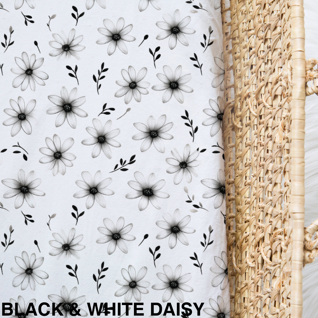 Bamboo Jersey Fitted Bassinet/ Change Mat Cover - Assorted Black & White Daisy Wraps