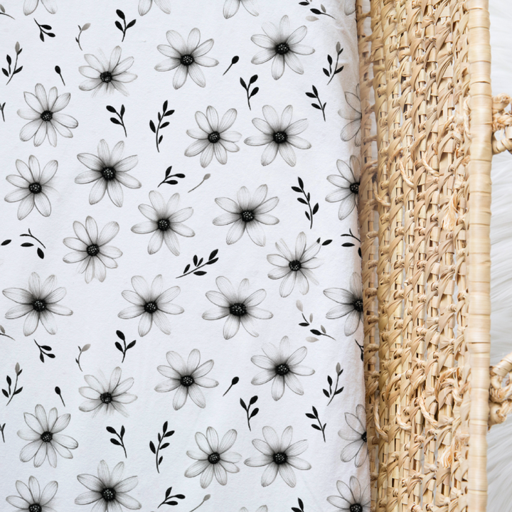 Bamboo Jersey Fitted Bassinet/ Change Mat Cover - Assorted Black & White Daisy Wraps