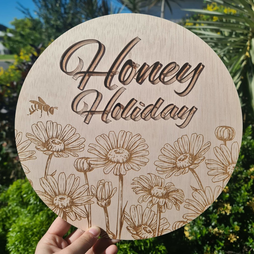 Daisy Engraved Round Name Plaque