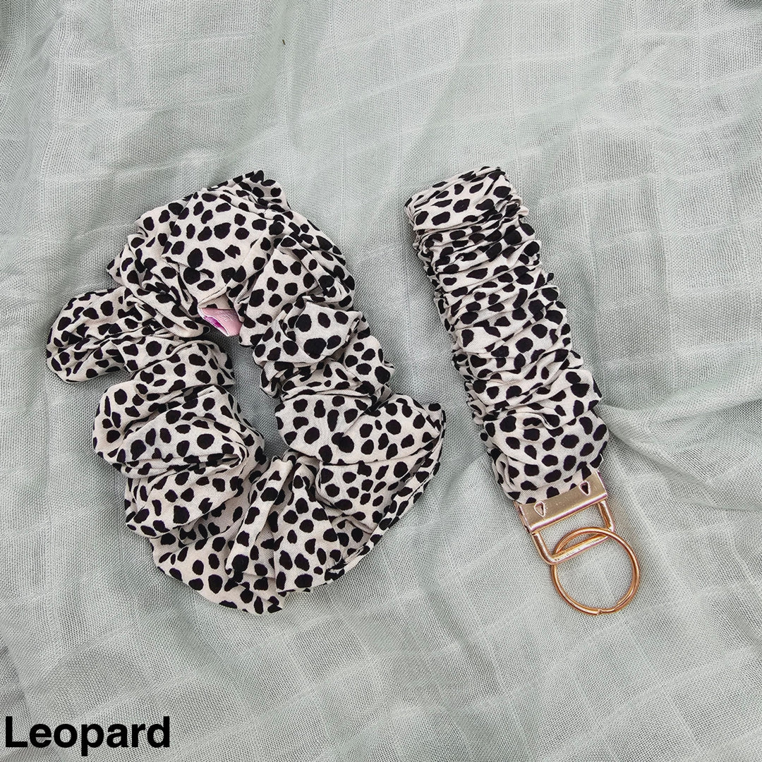 Key Wristlet & Hair Scrunchie Leopard